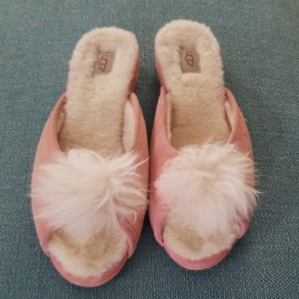 UGG Yvette slippers size 9